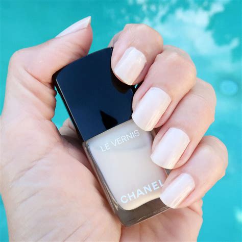 chanel white silk nail polish